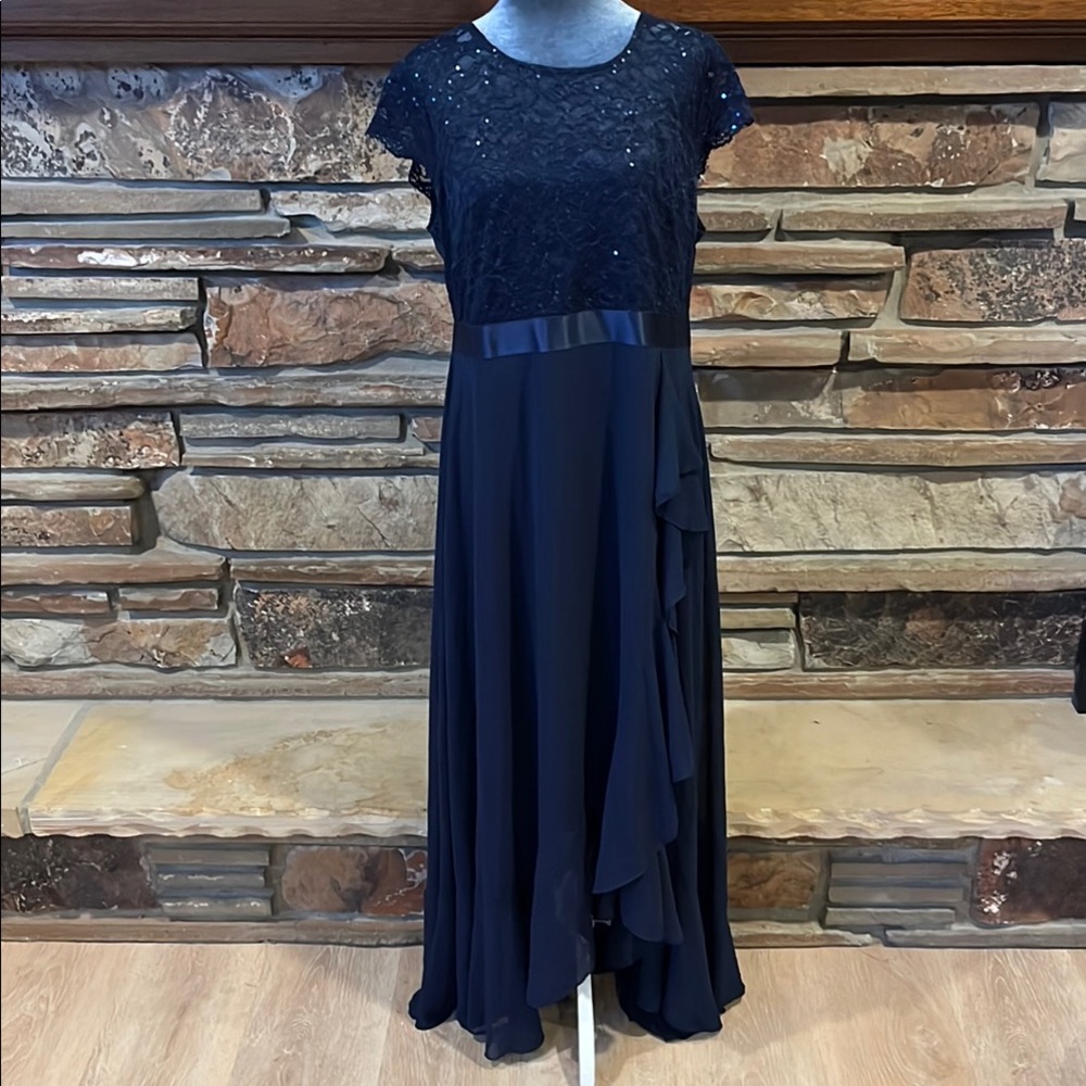 Miss May Retro Navy Lace Top Short Sleeve Gown